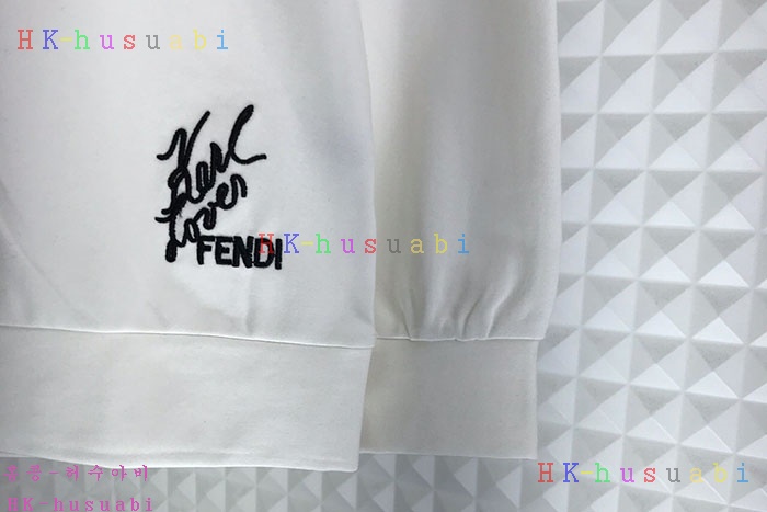 NEW 펜디 맨투맨 신상 FD 114409