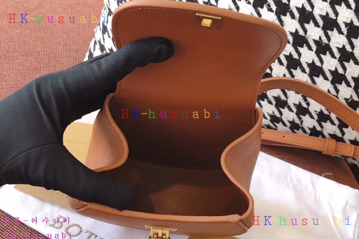 ★미러급★ 보테가베네타 가죽 벨트백 BV 576643