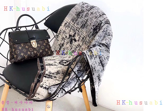 NEW 루이비통 스카프 신상 LV 1587025