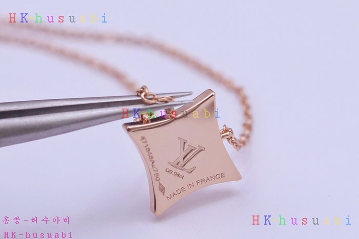 NEW 루이비통 목걸이 신상 LV 0024235
