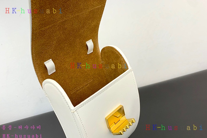 ★미러급★ 보테가베네타 빈 크로스 백 BV 588034-2