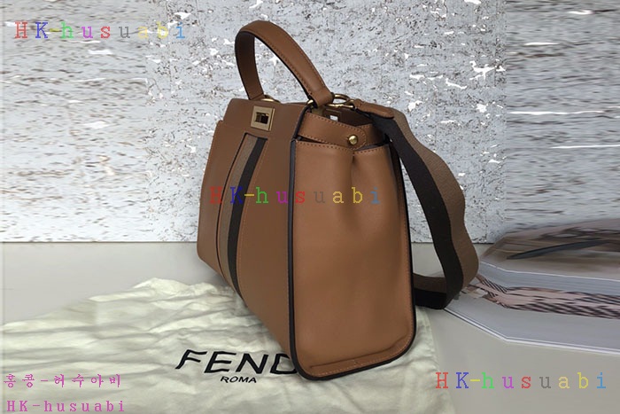 ★미러급★ 펜디 피카부 미디엄  FD 8BN290