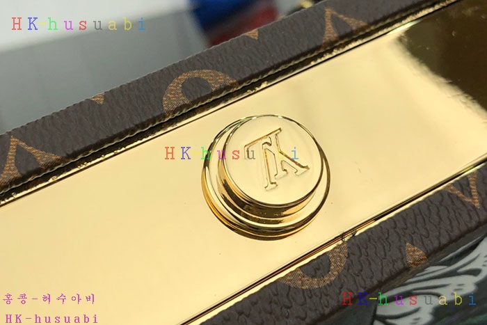 ★미러급★ 루이비통 부르시코 EW M56369