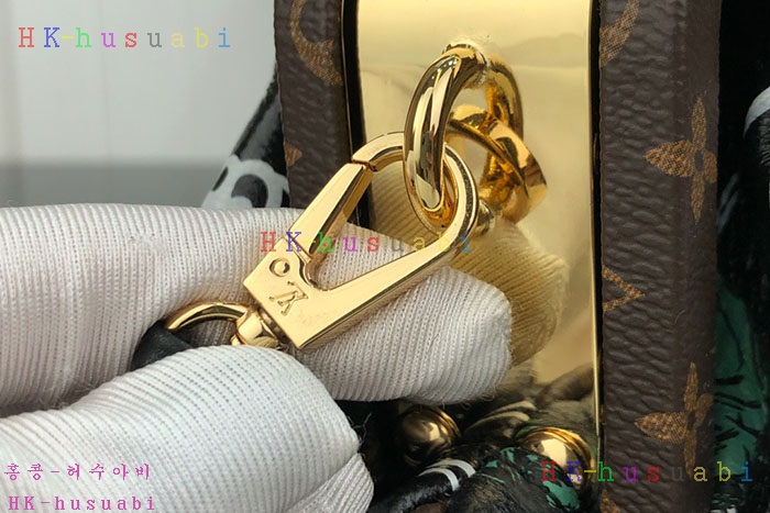 ★미러급★ 루이비통 부르시코 EW M56369