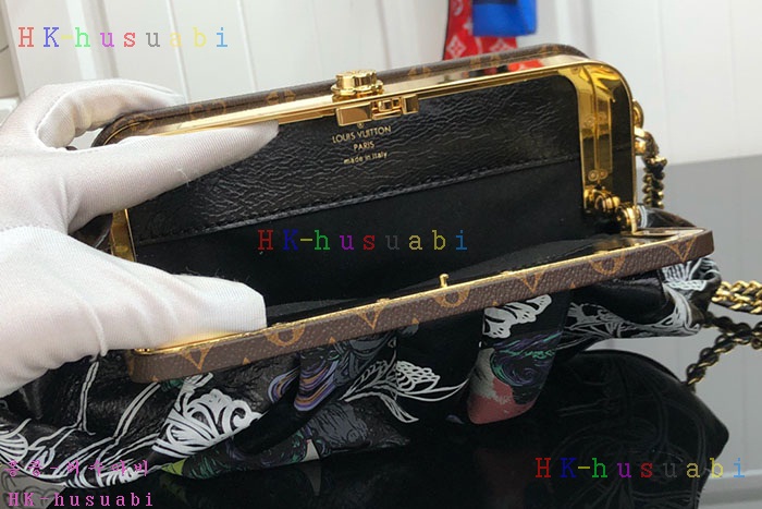 ★미러급★ 루이비통 부르시코 EW M56369