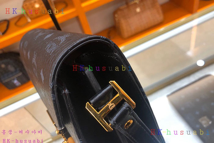 NEW 엠씨엠 메신저백 신상 M 222459