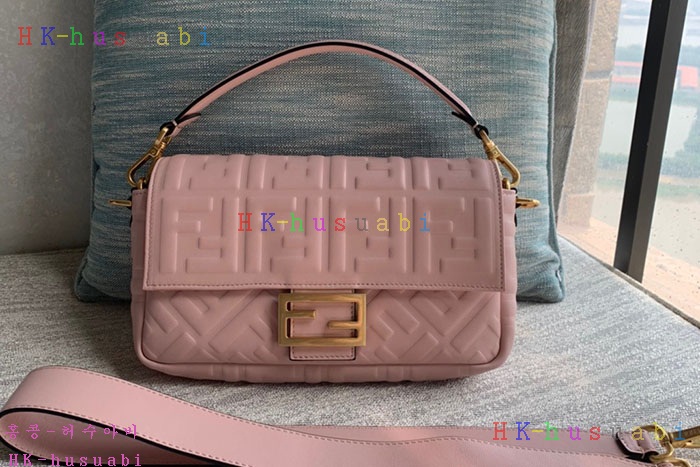 ★미러급★ 펜디 바게트백 FD 8221043
