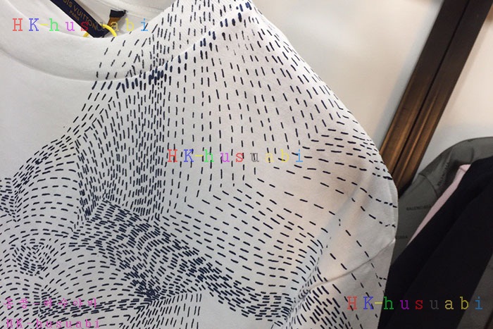 NEW 루이비통 반팔티  LV 247745