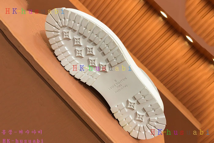 NEW 루이비통 신발 신상 LV 555428