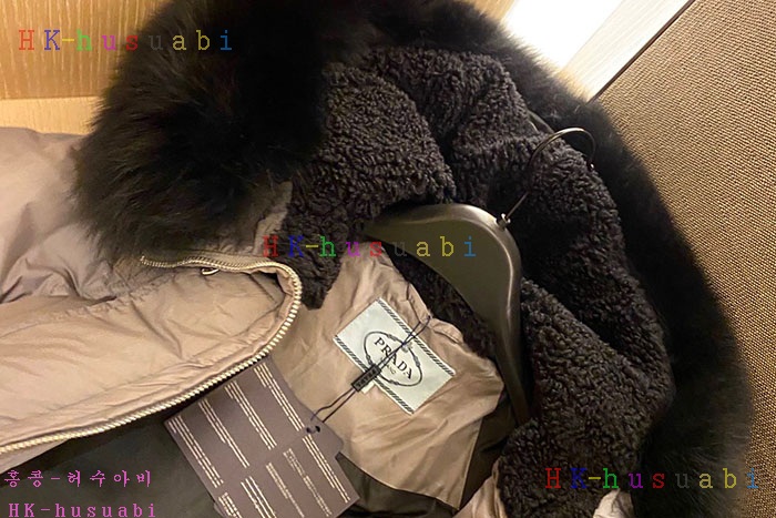 NEW 프라다 패딩 신상 P 4272205