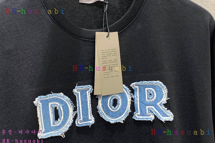 NEW 디올 반팔티 신상 DR 428589