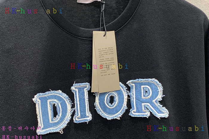 NEW 디올 반팔티 신상 DR 428589