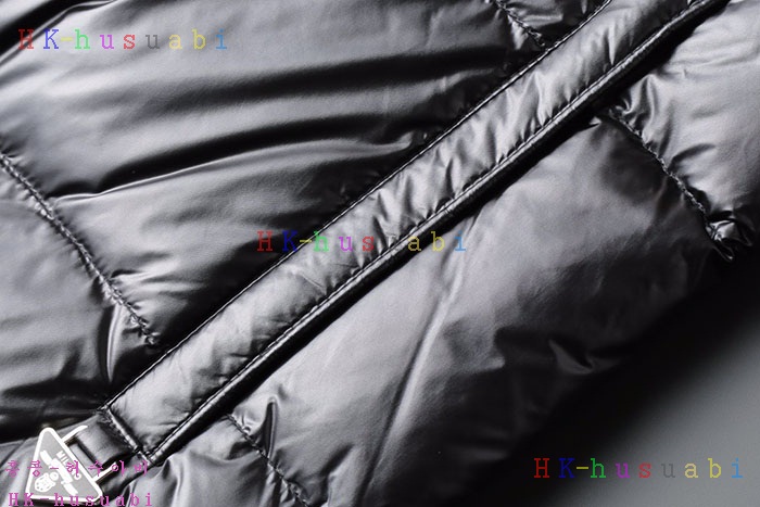 NEW 프라다 패딩 신상 P 927557