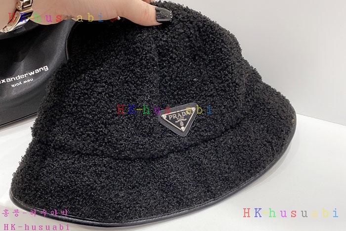 NEW 프라다 모자 신상 P 242212