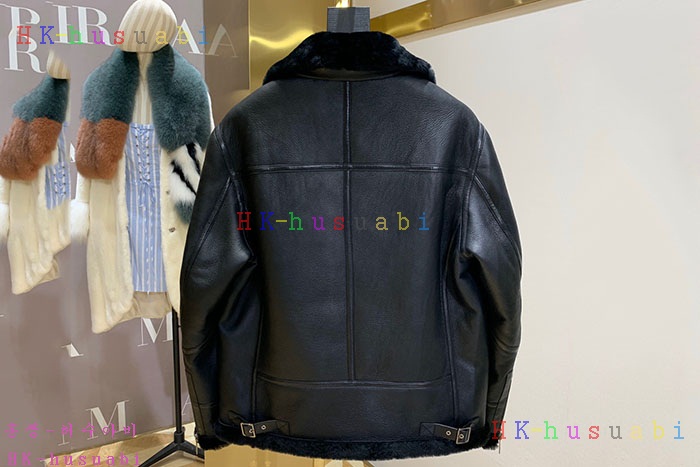 NEW 버버리 무스탕 신상 B 2485551