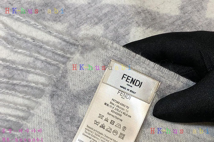 NEW 펜디 머플러 신상 FD 22421