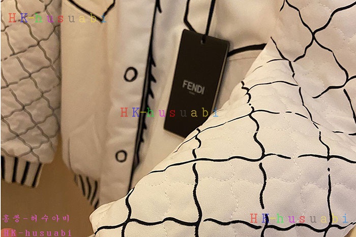 NEW 펜디 패딩 신상 FD 528335