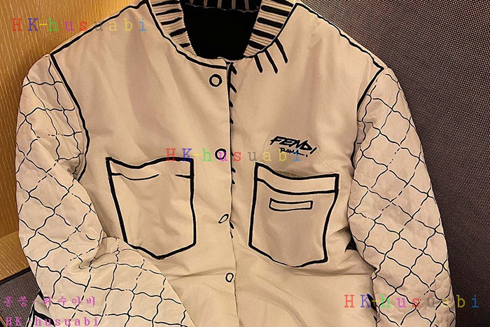 NEW 펜디 패딩 신상 FD 528335