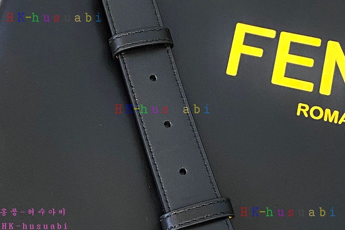 ★미러급★펜디 로고 팩 숄더 스트랩 파우치 FD 55530-3