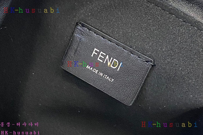 ★미러급★펜디 로고 팩 숄더 스트랩 파우치 FD 55530-3