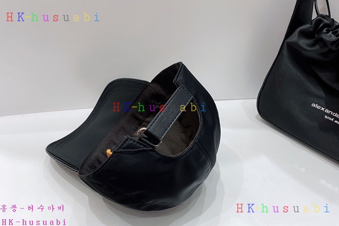 NEW 펜디 모자 신상 F 528221