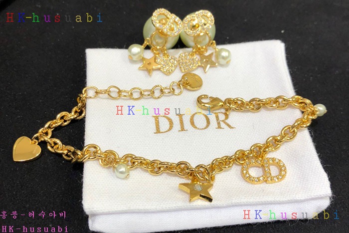 NEW 디올 귀걸이 신상 DR 8572253