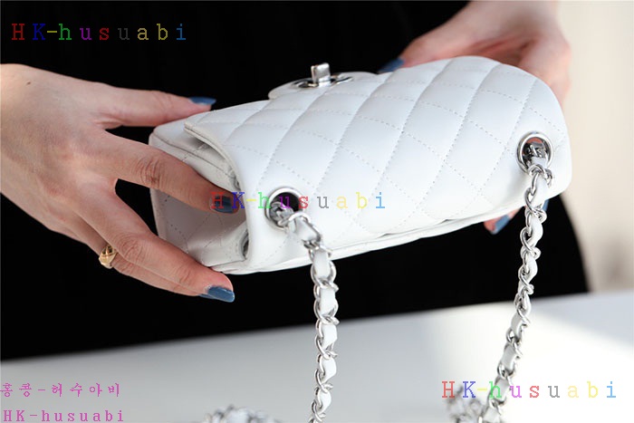★미러급★샤넬 클래식 플랩백 쁘디삭  A35200