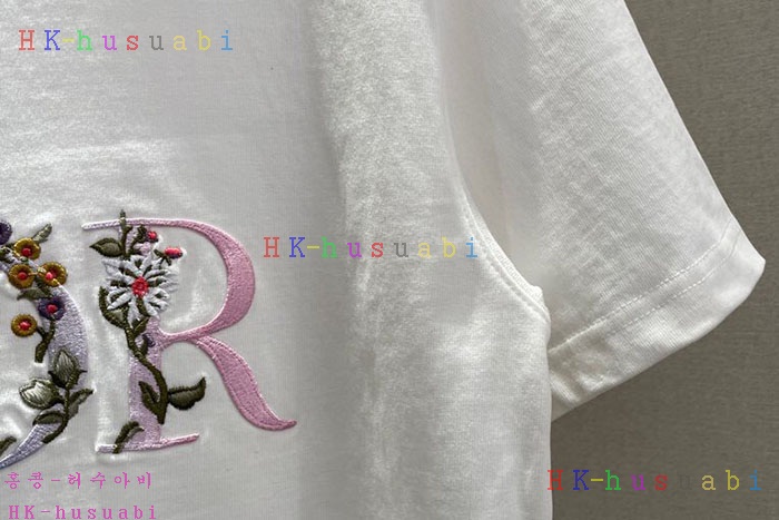 NEW 디올 반팔티 신상  DR 1114421
