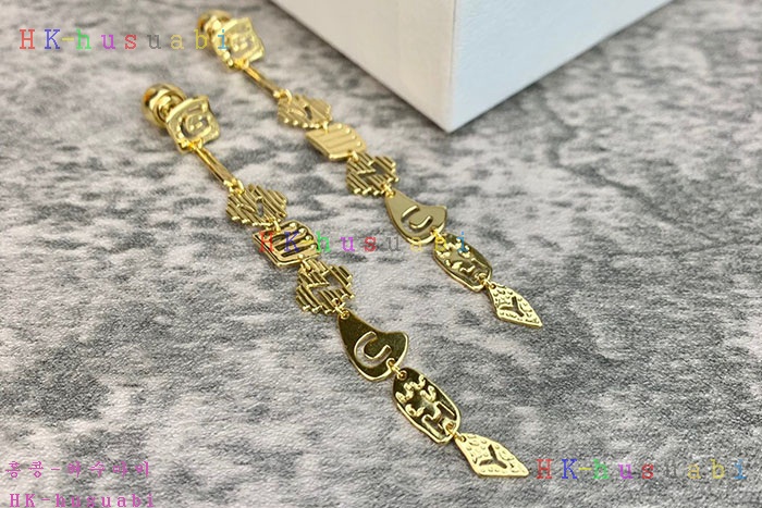 NEW 지방시 귀걸이 신상 GV 142250
