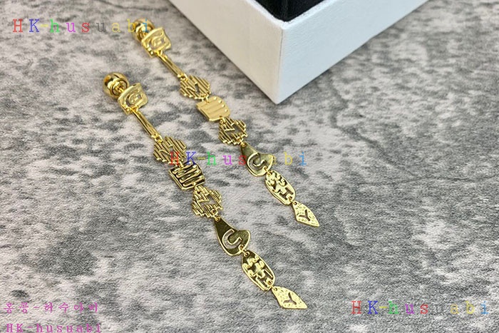 NEW 지방시 귀걸이 신상 GV 142250