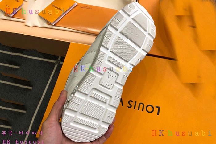 NEW 루이비통 남성 스니커즈  LV 124364