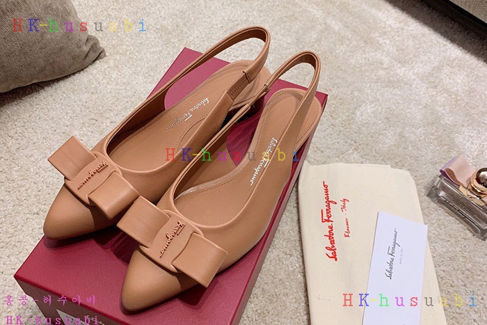 NEW 페라가모 여성 신발 신상 F 724424