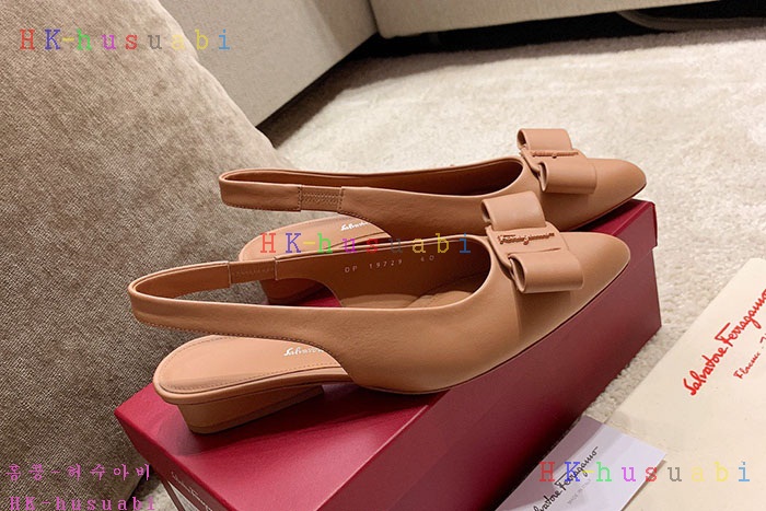 NEW 페라가모 여성 신발 신상 F 724424