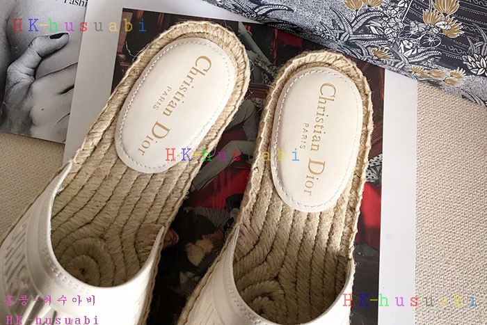 NEW 디올 신발 신상 DR 857221