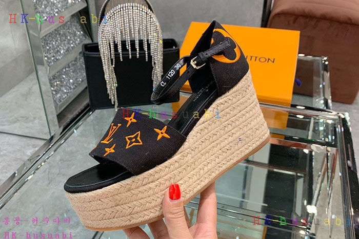 NEW 루이비통 신발 신상 LV 852240