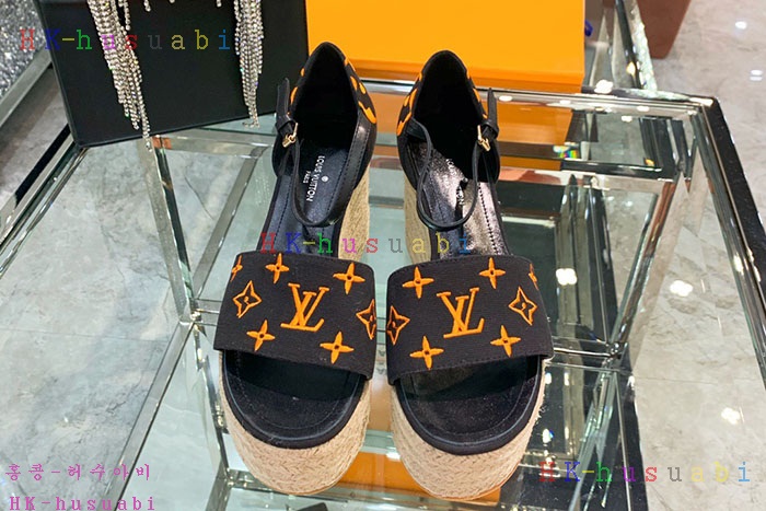 NEW 루이비통 신발 신상 LV 852240