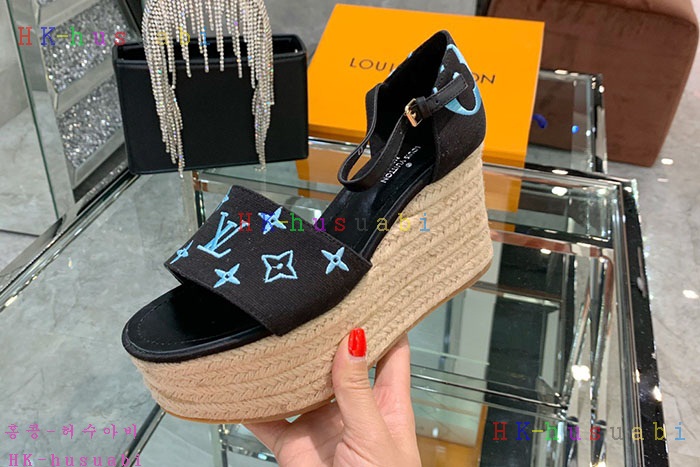 NEW 루이비통 신발 신상 LV 852241