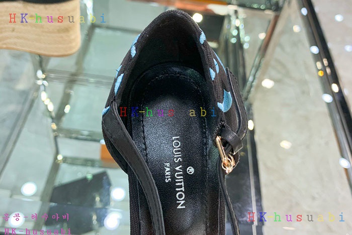 NEW 루이비통 신발 신상 LV 852241