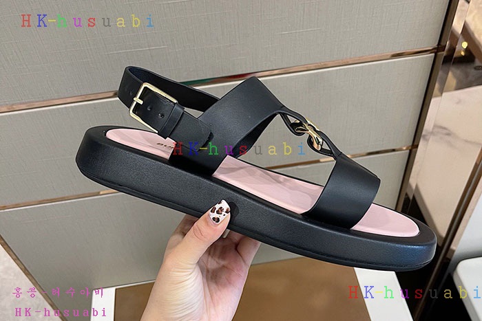 NEW 버버리 샌들 신상 BB  557244