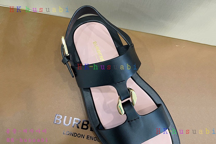 NEW 버버리 샌들 신상 BB  557244