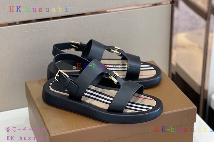NEW 버버리 샌들 신상 BB  557245