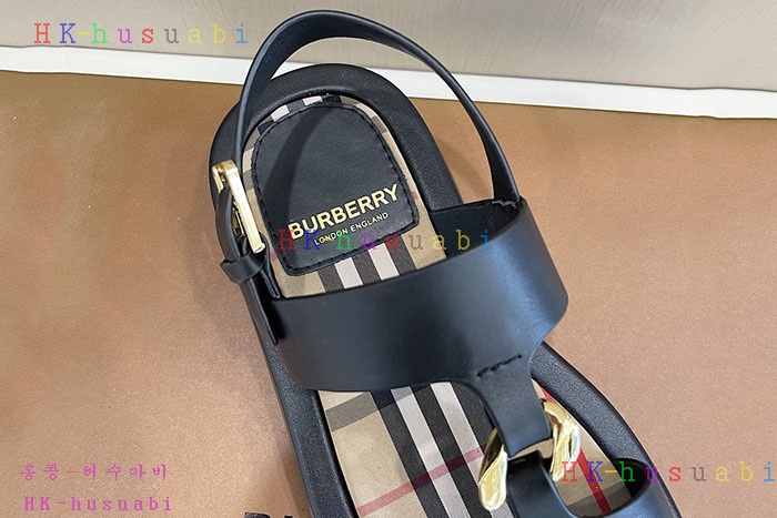 NEW 버버리 샌들 신상 BB  557245