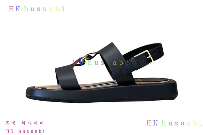 NEW 버버리 샌들 신상 BB  557245