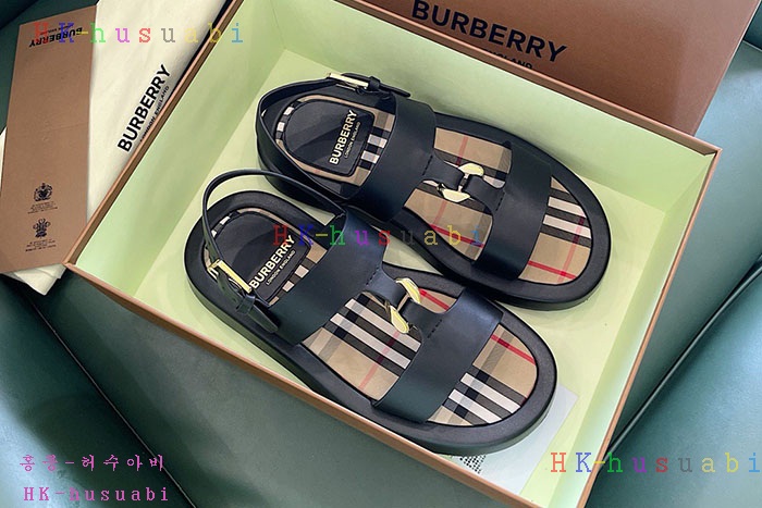 NEW 버버리 샌들 신상 BB  557245