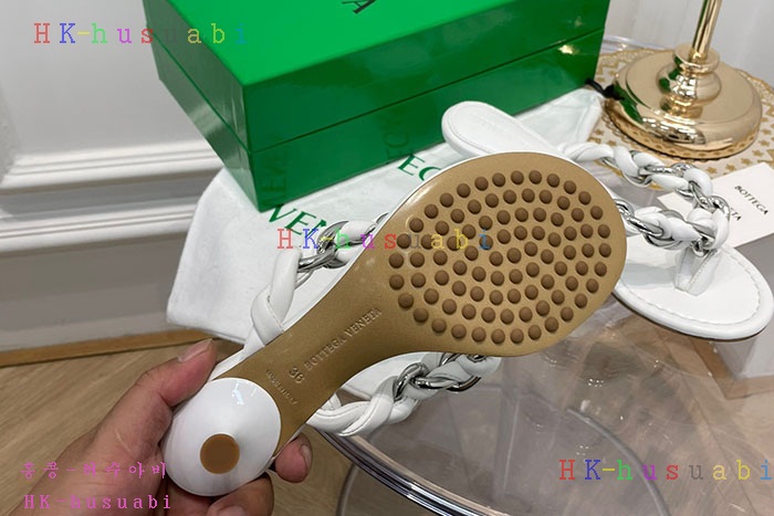 NEW 보테가베네타 샌들 신상 BV 557251