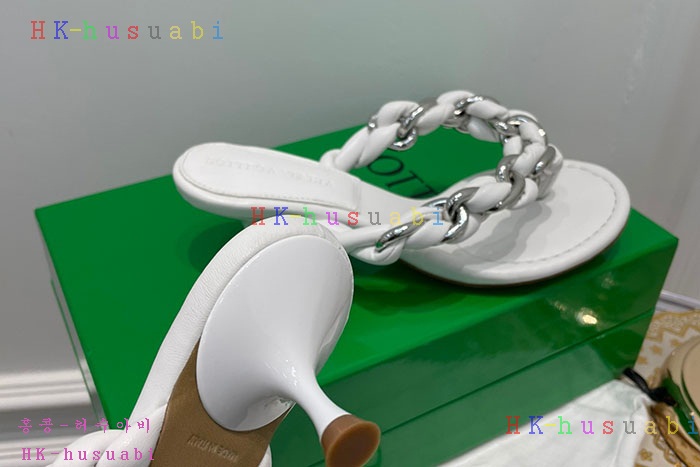 NEW 보테가베네타 샌들 신상 BV 557251