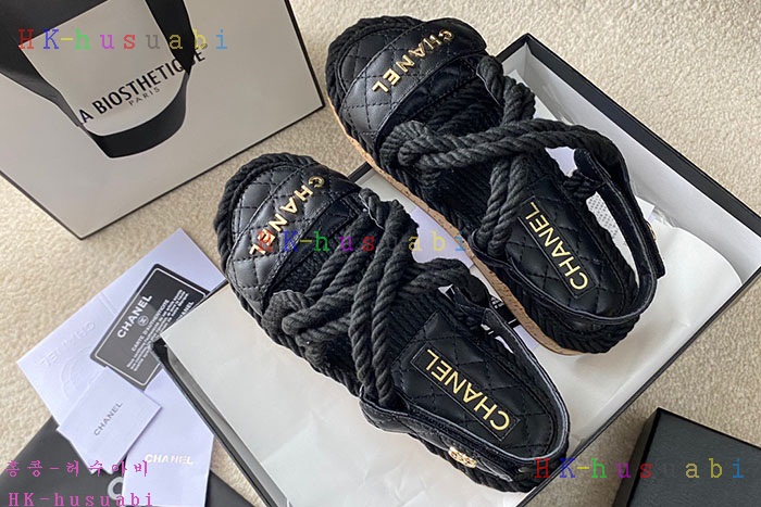 NEW 샤넬  샌들 신상 C 557288