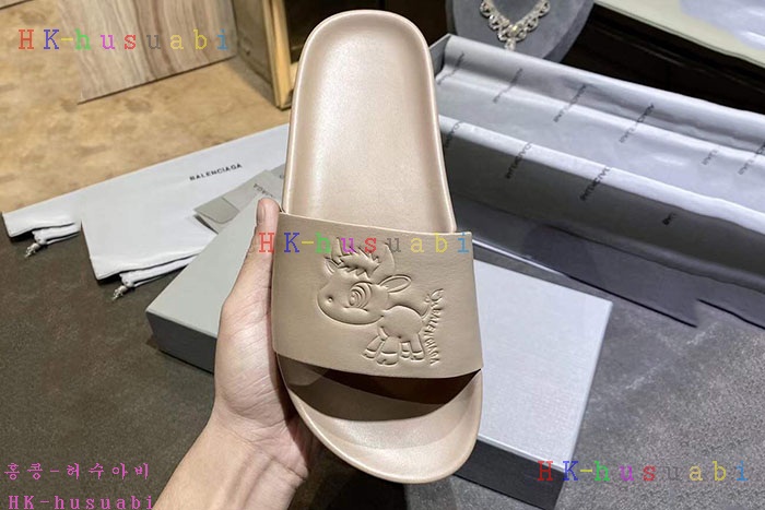 NEW 발렌시아가 슬리퍼 신상 B 922548