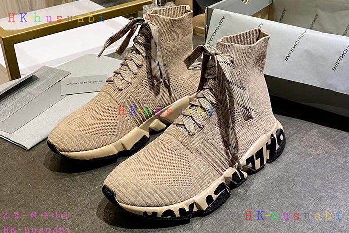 NEW 발렌시아가 스니커즈 신상 B 922544