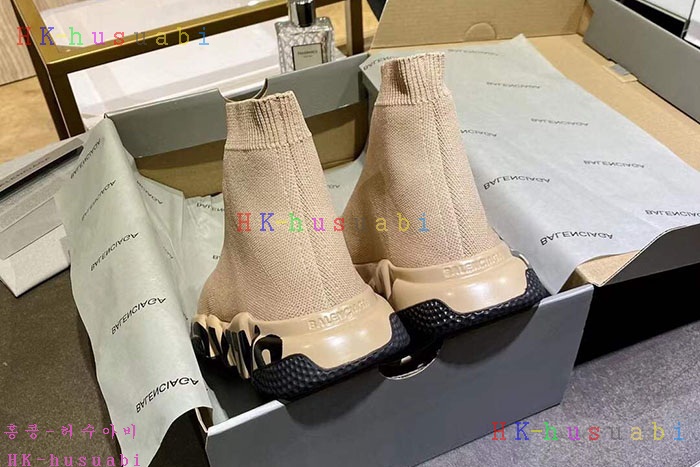 NEW 발렌시아가 스니커즈 신상 B 922541
